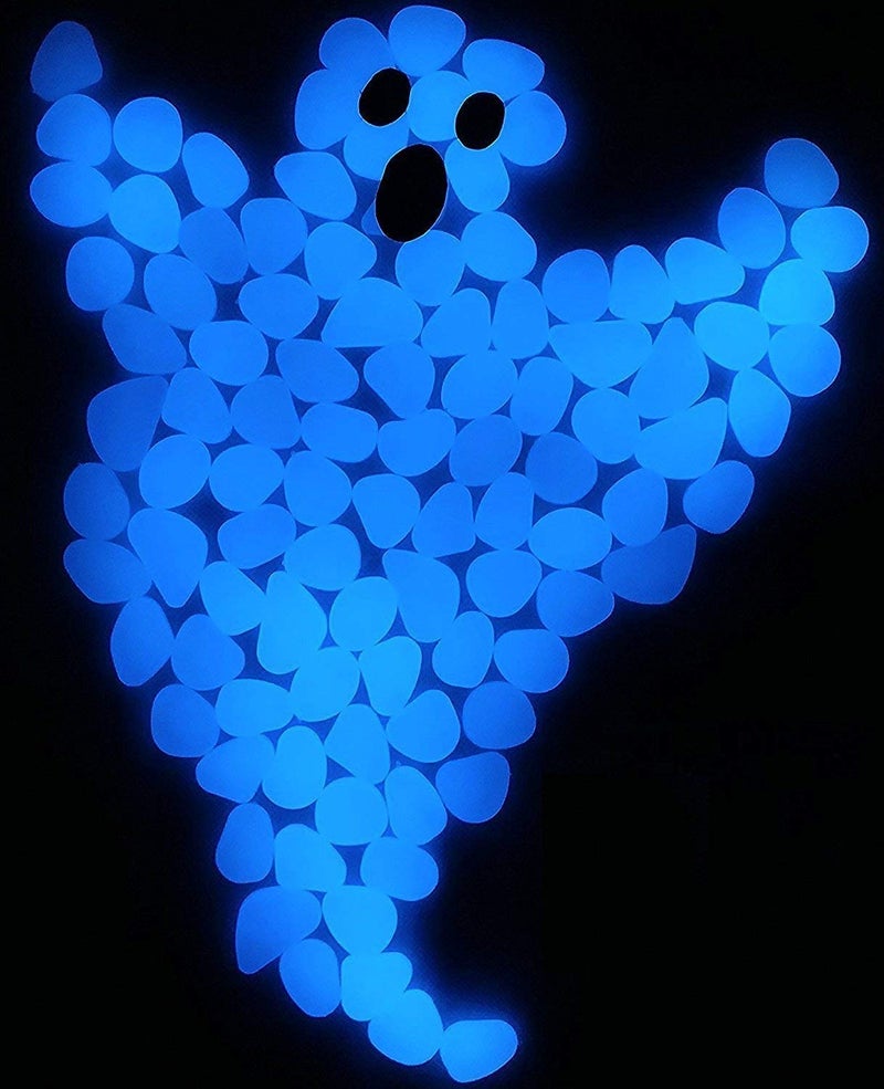 chic style 9.7Lbs 2000Pcs Glow in The Dark Stones Garden Pebbles Rocks Indoor Outdoor Decor Luminous Stone for Walkways Driveway Yard Grass Fish Tank Large Bag - Image 5